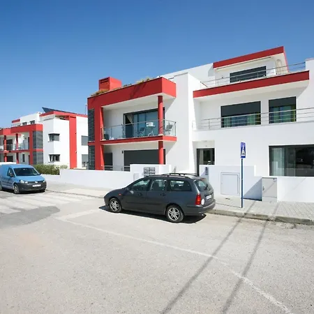 Houses 24 - Great Location With Swimpool Apartamento Ferrel (Leiria)